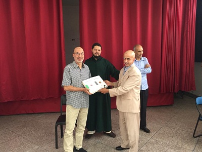 بالصور.. تكريم الأستاذ عز الدين الخمسي بثانوية مصطفى المعاني التأهيلية بعد مسار مهني مليء بالعطاء