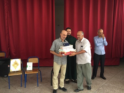 بالصور.. تكريم الأستاذ عز الدين الخمسي بثانوية مصطفى المعاني التأهيلية بعد مسار مهني مليء بالعطاء