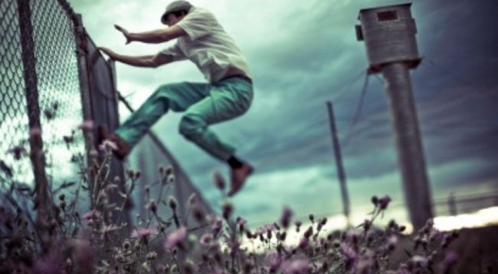 سجين مغربي يفر جريا من سجن إسباني أمام أنظار الأمن