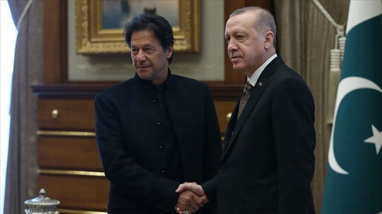 عمران خان يبحث مع أردوغان ومهاتير تطورات الأوضاع بكشمير