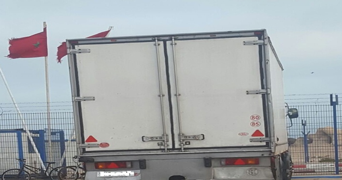 تفتيش شاحنة نقل دولية محملة بالخضر يفجر مفاجأة