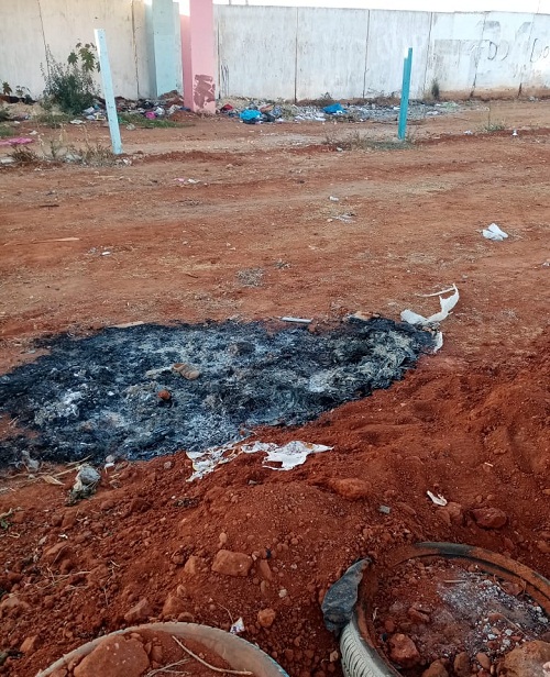 ثانوية العقاد بسلا تستقبل التلاميذ مرة أخرى بطبق من الأزبال ومخلفات البناء