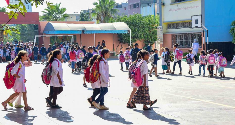 الحكومة تفوض السلطات المحلية صلاحية إغلاق المدارس لمواجهة "كورونا"