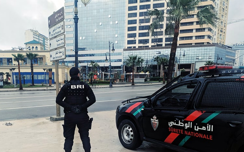 هروب سيارة من التفتيش يفجر مفاجأة (صورة)