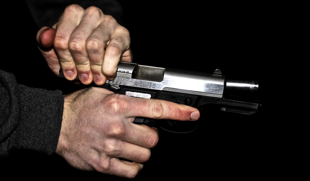 رصاص أمن مكناس يكبح جماح عربدة شخصين هائجين