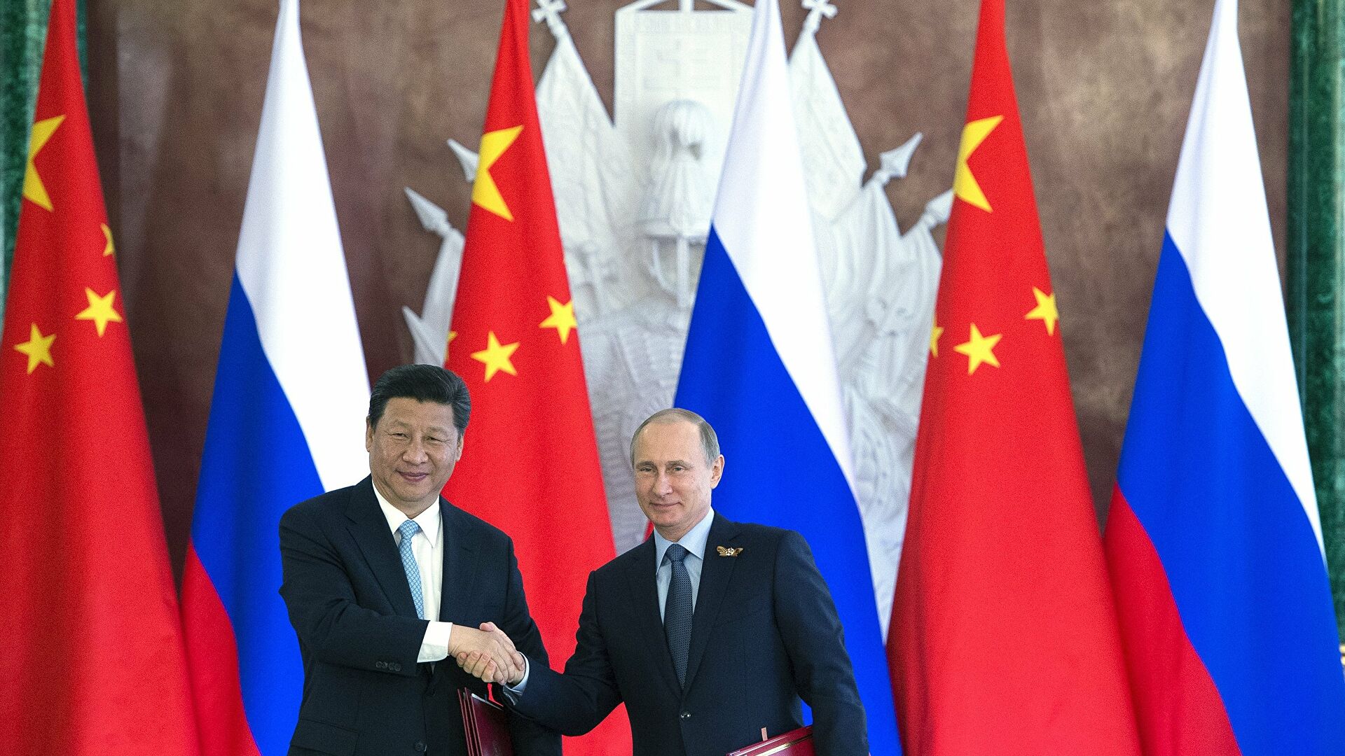 Отношение к флагу россии. Россия и Китай. Сотрудничество России и Китая. Отношения между Россией и Китаем.