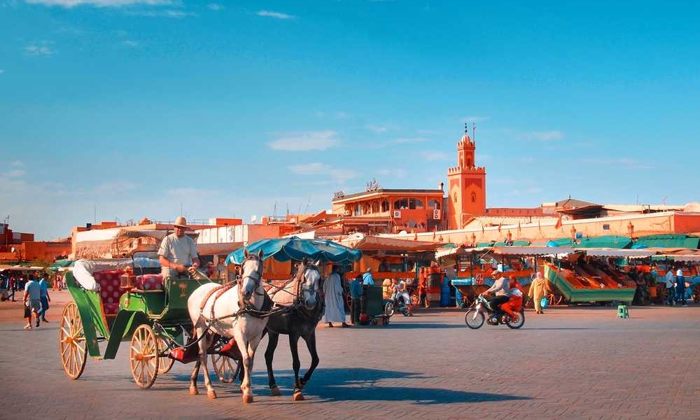 مراكش بعد مول الطاكسي نقاشة تقع في المحظور