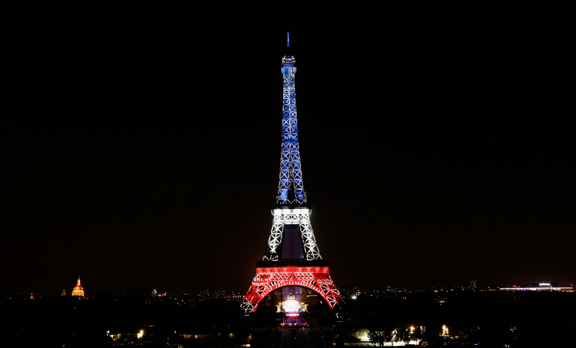 البق يغزوا باريس والحكومة الفرنسية تسابق الزمن للقضاء عليه