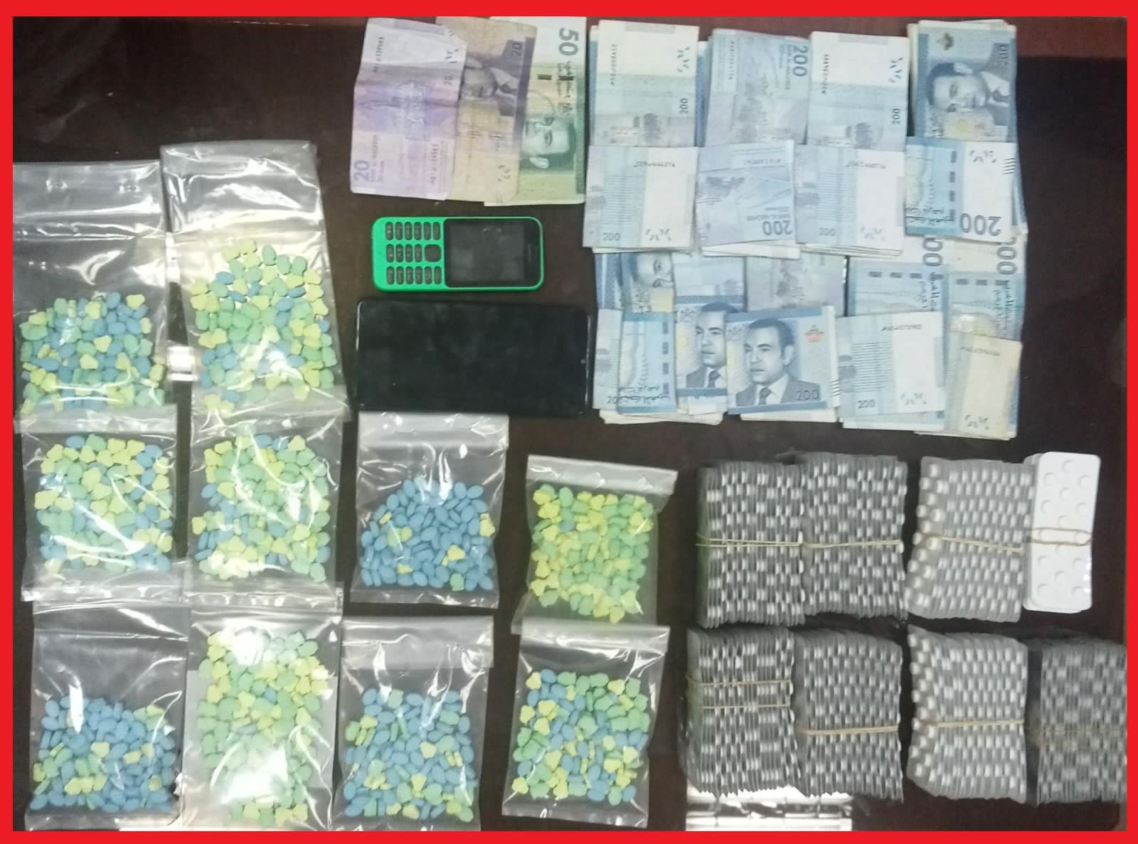 توقيف شخص فور نزوله من القطار يفجر مفاجأة (صورة)