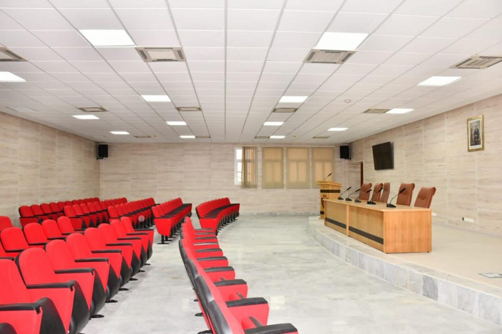 الأمن الوطني بوجدة يحتفل بطريقة خاصة بعيد ميلاده 67