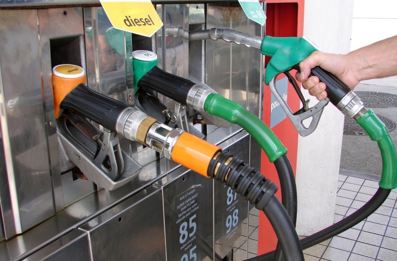 خطوة صادمة من السعودية تصب الزيت على نار أسعار المحروقات