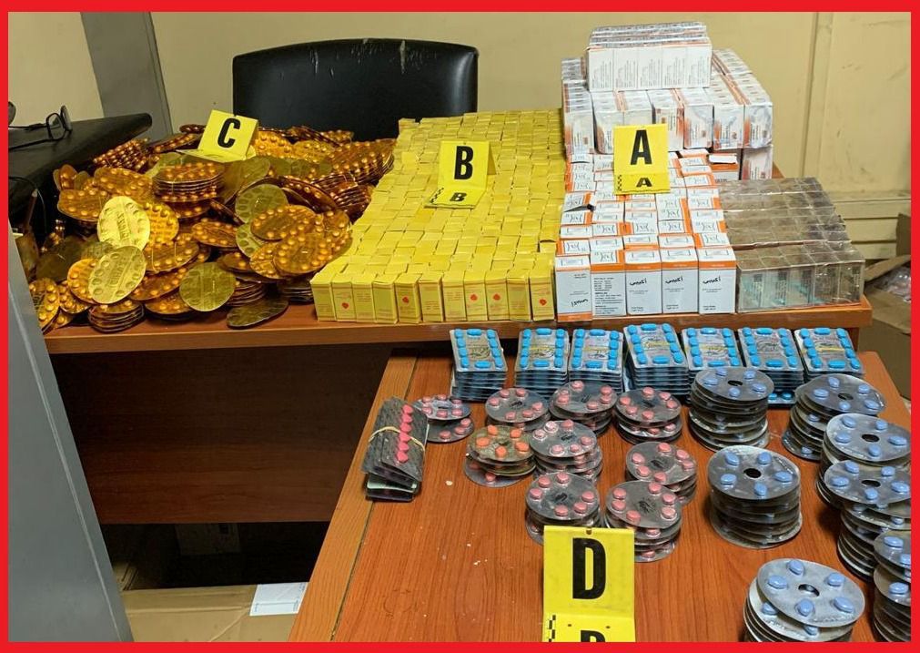 توقيف عشريني وتفتيش محل تجاري يفجر مفاجأة