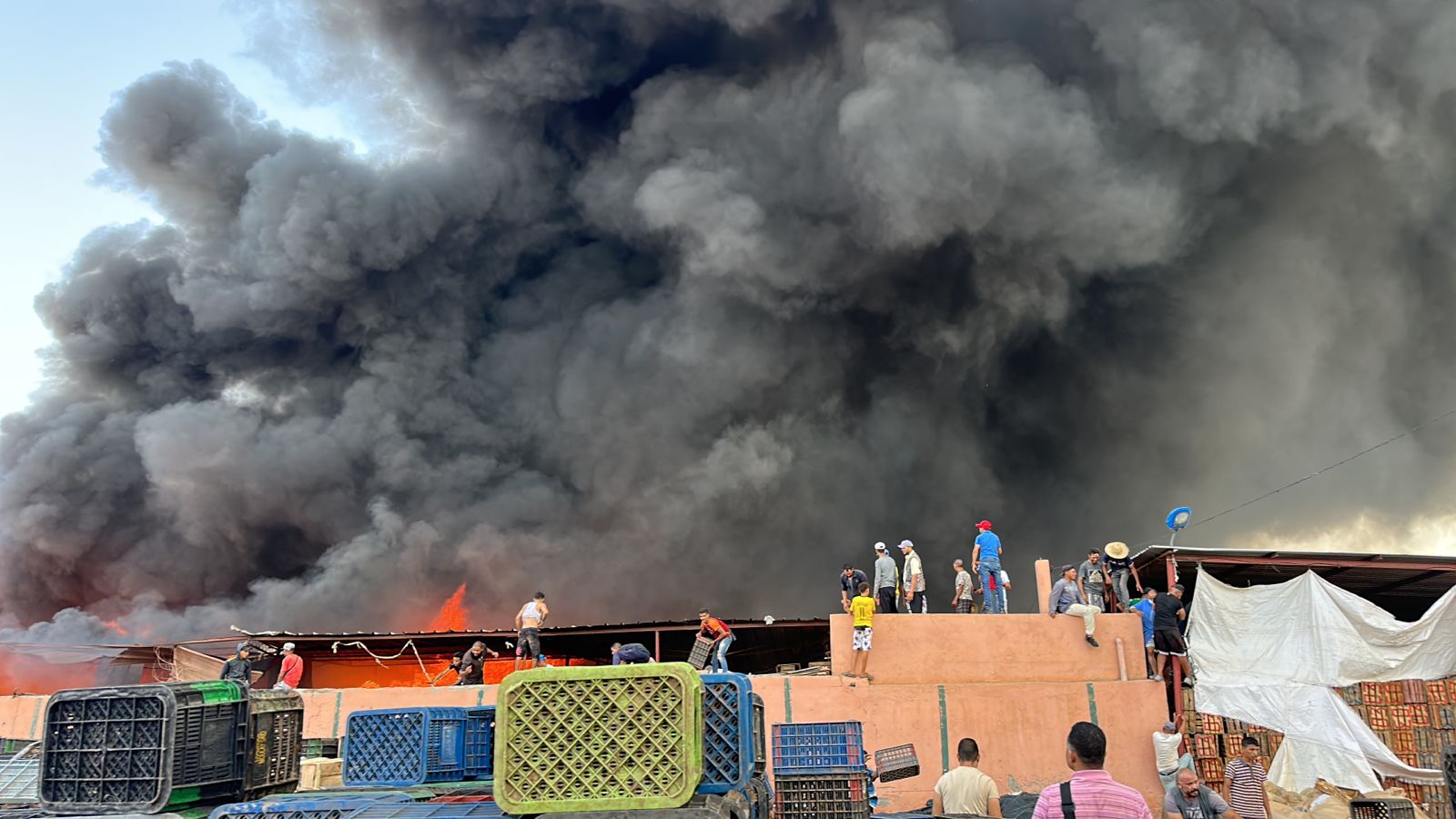إندلاع حريق مهول بسوق الجملة بمراكش