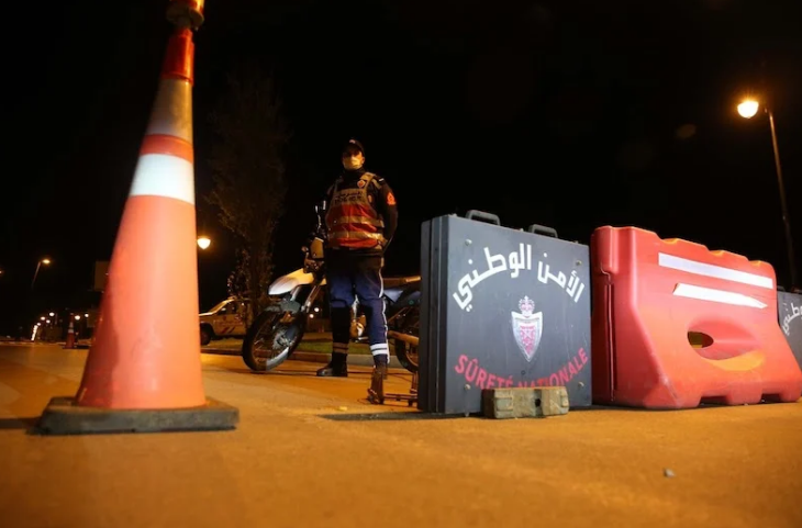 تفتيش سيارة خفيفة يفجر مفاجأة بطنجة تفتيش سيارة خفيفة يفجر مفاجأة بطنجة