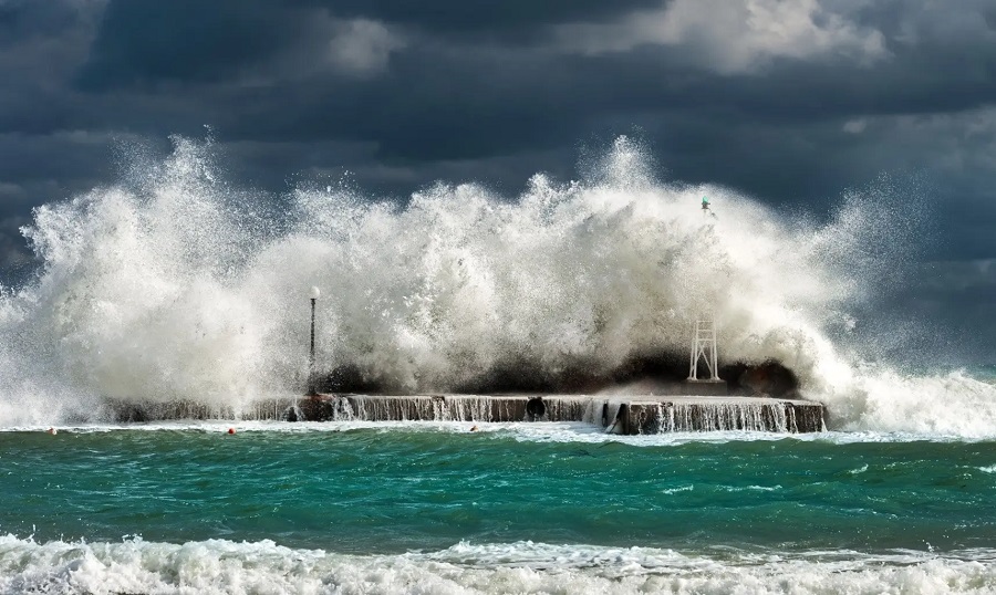 زلزال قوي يضرب سواحل روسيا وتخوفات من تسونامي