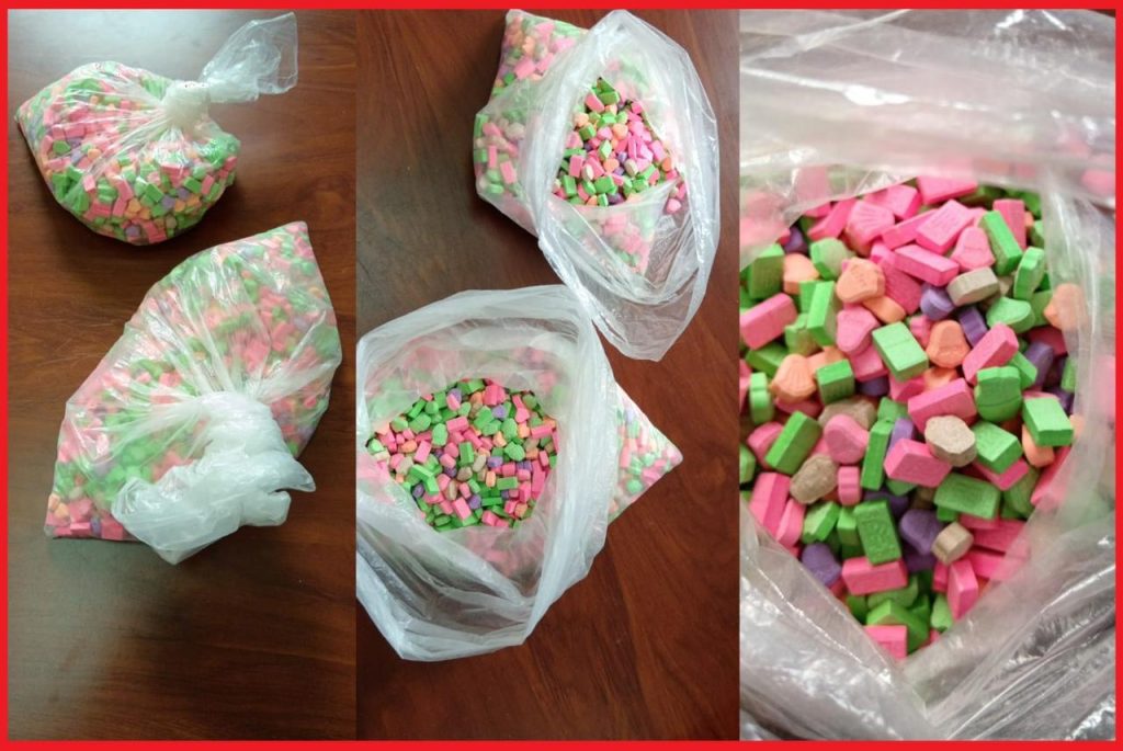 ثلاث أشخاص بينهم امرأة يقعون في شر عملهم