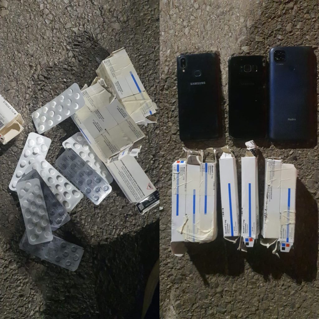 عملية تفتيش سيارة نفعية عند نقطة للمراقبة توقع بشخصين