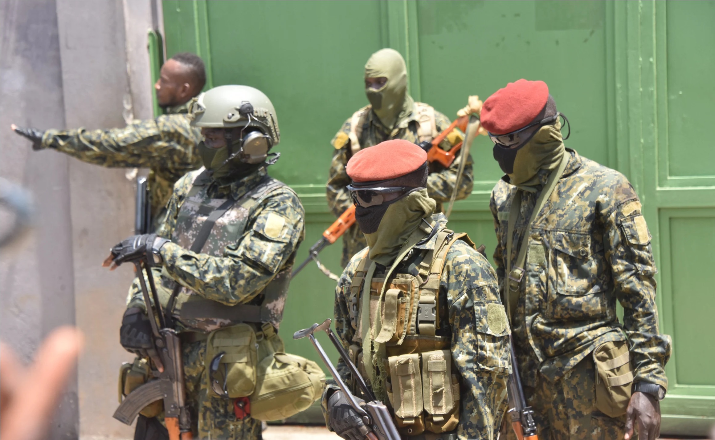 فرار الرئيس الغيني من السجن