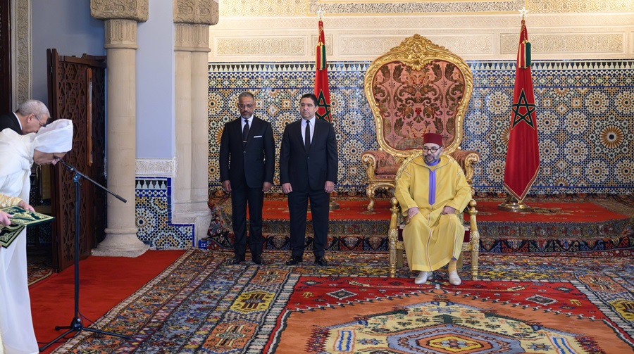 الملك يعين عددا من السفراء الجدد