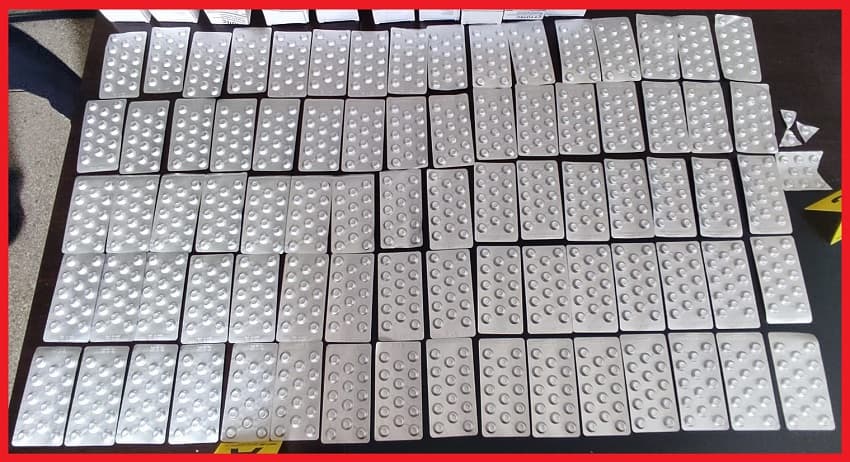 تفتيش سيدة وشقيقها يفجر مفاجأة