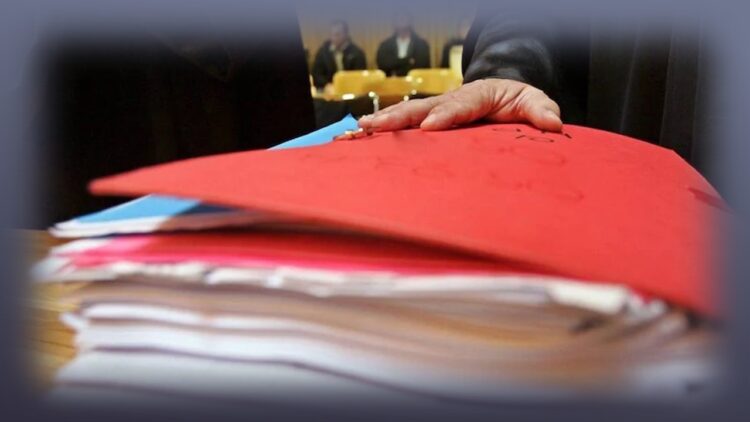 سرقة، محكمة