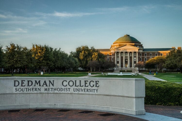 الهاتف، اللغة