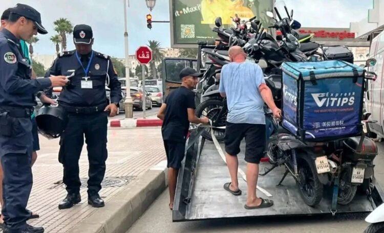 دراجات نارية مستوردة بالميناء في انتظار المراقبة