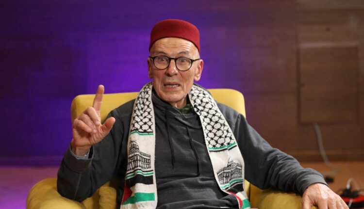 المناضل الحقوقي سيون أسيدون في حالة حرجة داخل غرفة الإنعاش بعد نزيف دماغي وتعفن رئوي