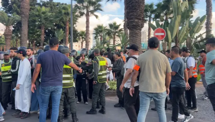 قوات الأمن تتدخل لمنع وقفات احتجاجية ضد تردي الصحة والتعليم بعدة مدن مغربية