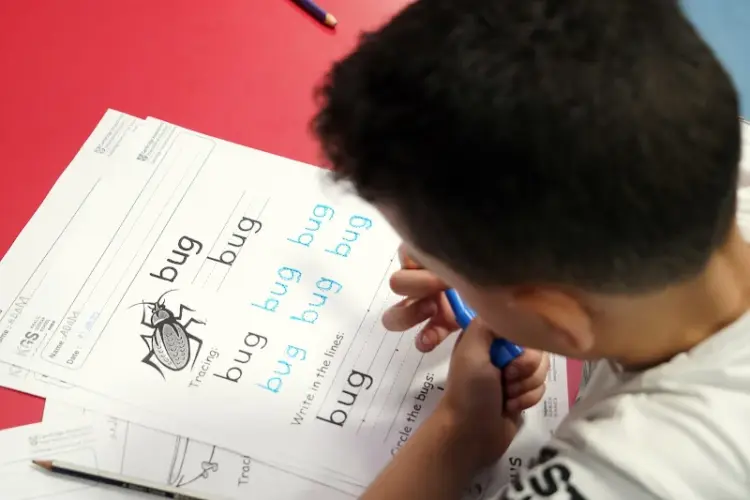 توجيهات رسمية عاجلة بشأن تدريس الإنجليزية بالإعدادي