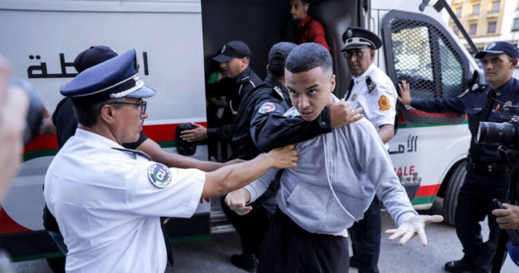 محمد الغلوسي يتحدث عن أسباب غضب المغاربة ويدعو لعدم قمع الاحتجاجات