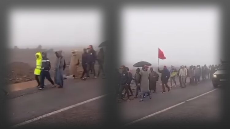 مسيرة احتجاجية لساكنة آيت عبي بأزيلال مشيا على الأقدام نحو العمالة للمطالبة بفك العزلة