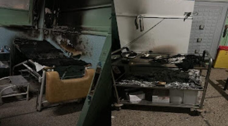 آثار الحريق والتخريب داخل المركز الصحي بآيت أورير