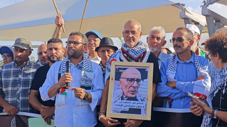 استقبال الناشطين المغربيين عزيز غالي وعبد العظيم بنضراوي في مطار محمد الخامس بعد عودتهما من تركيا