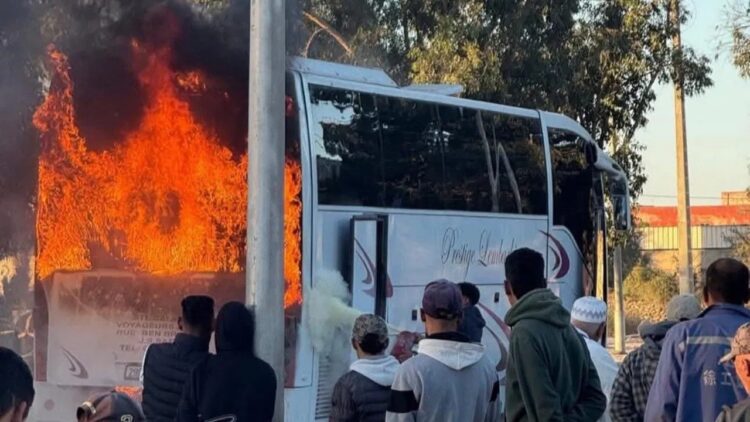 حريق يأتي على حافلة للنقل العمومي بمنطقة أوناغة بإقليم الصويرة
