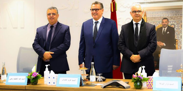 قبة البرلمان المغربي أثناء مناقشة قانون مالية 2026 وسط جدل حول التعيينات والتوظيفات الحزبية