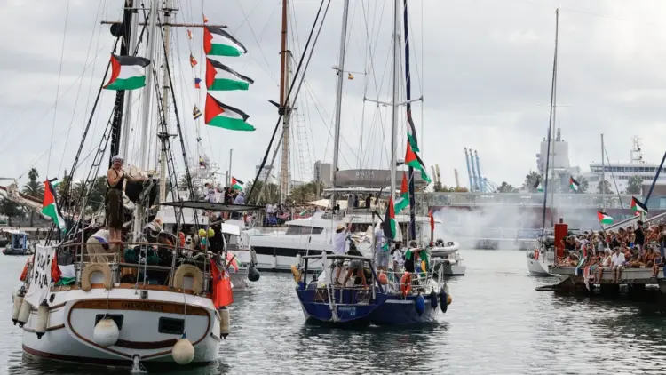 قوات الاحتلال تقتحم سفينة “ألما” المشاركة في أسطول الصمود نحو غزة