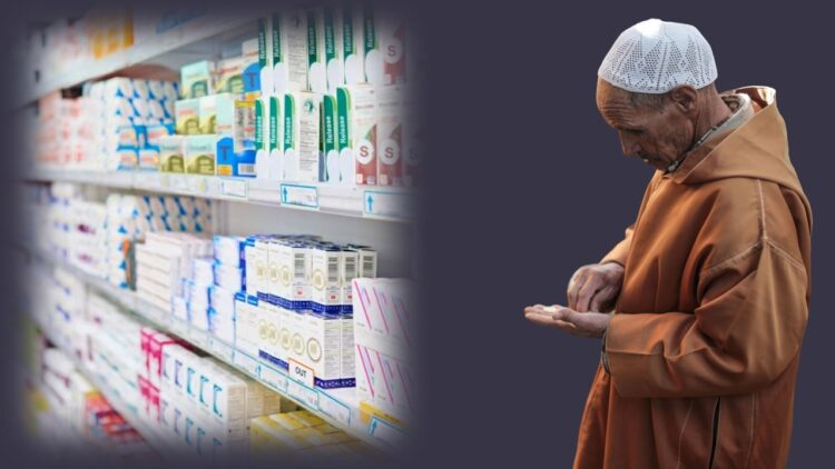 أدوية معروضة في صيدلية مغربية وسط نقاش حول تعديل الرسوم الجمركية