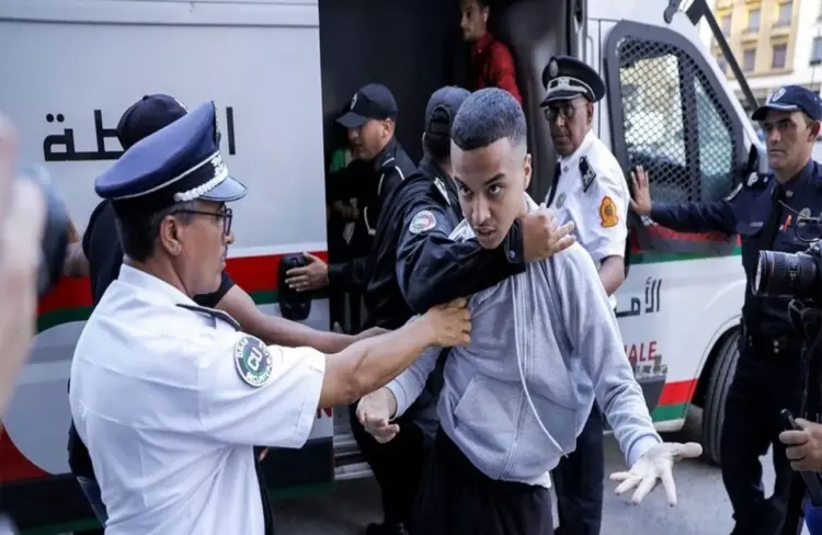 شباب مغاربة يشاركون في احتجاجات تعرف إعلامياً بحراك جيل زيد