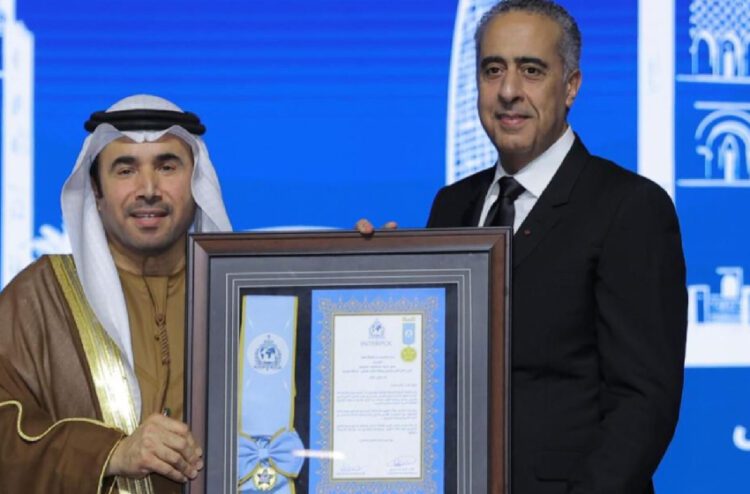 منظمة الأنتربول توشّح عبد اللطيف حموشي بوسام الأنتربول من الطبقة العليا