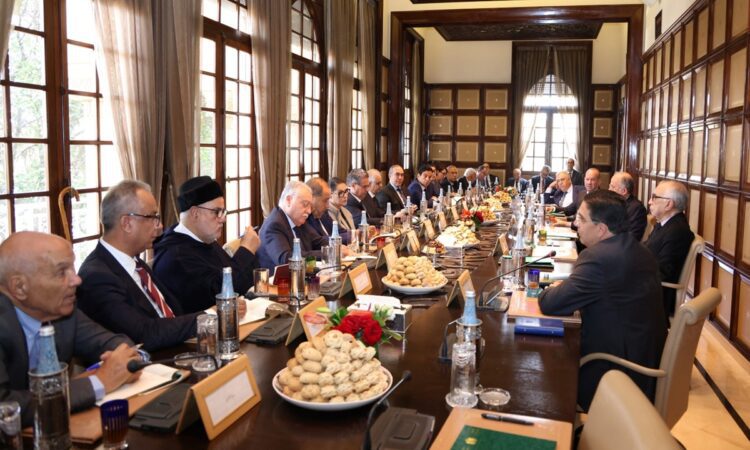 اجتماع مستشاري الملك مع الأمناء العامين للأحزاب السياسية حول تحيين مبادرة الحكم الذاتي