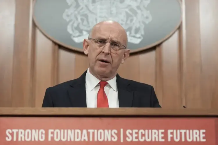 وزير الدفاع البريطاني