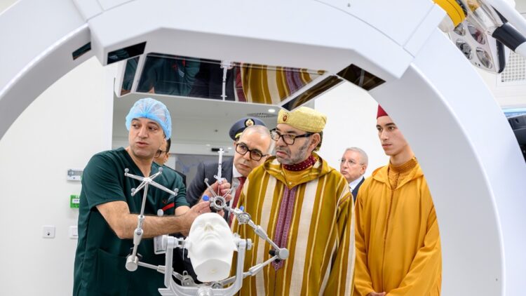 الملك محمد السادس يدشّن المركب الاستشفائي الجامعي الدولي بالرباط ويأمر بافتتاح مركز محمد السادس لأكادير