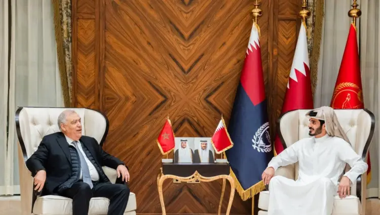 لقاء وزير الداخلية المغربي عبد الوافي لفتيت مع نظيره القطري بمركز القيادة الوطني بالدوحة