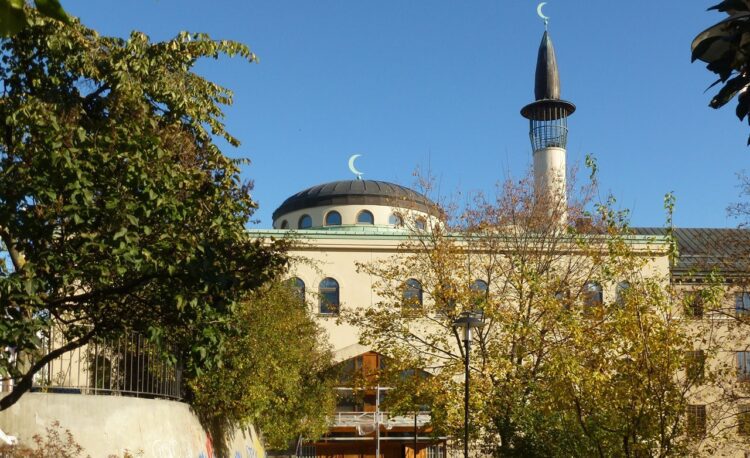 مسجد ستوكهولم الكبير في أعقاب واقعة مسيئة للمصحف