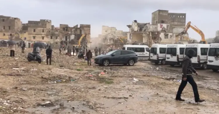 هدم منازل آيلة للسقوط بحي درب بوطويل في المدينة القديمة بالدار البيضاء