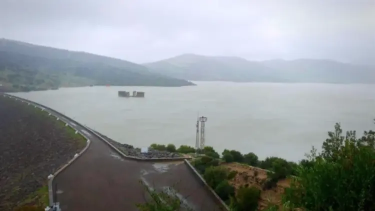 سد واد المخازن بعد واردات مائية قياسية وإجراءات تفريغ وقائي