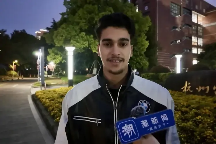 طالب مغربي، الصين